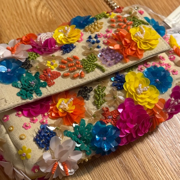 Viral Beaded Bag - Picture 3 of 6